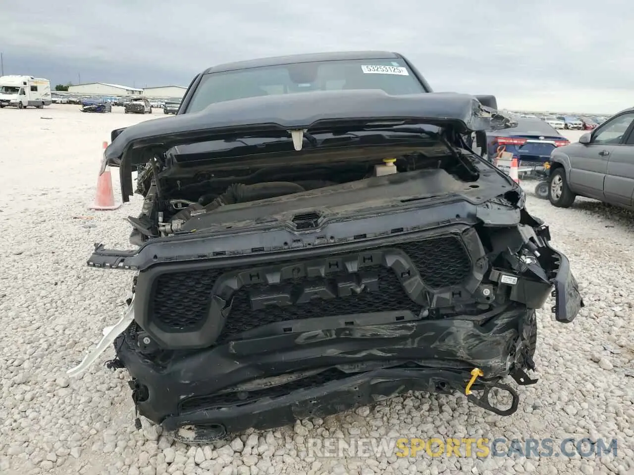 5 Photograph of a damaged car 1C6SRFLT7LN218944 RAM 1500 2020