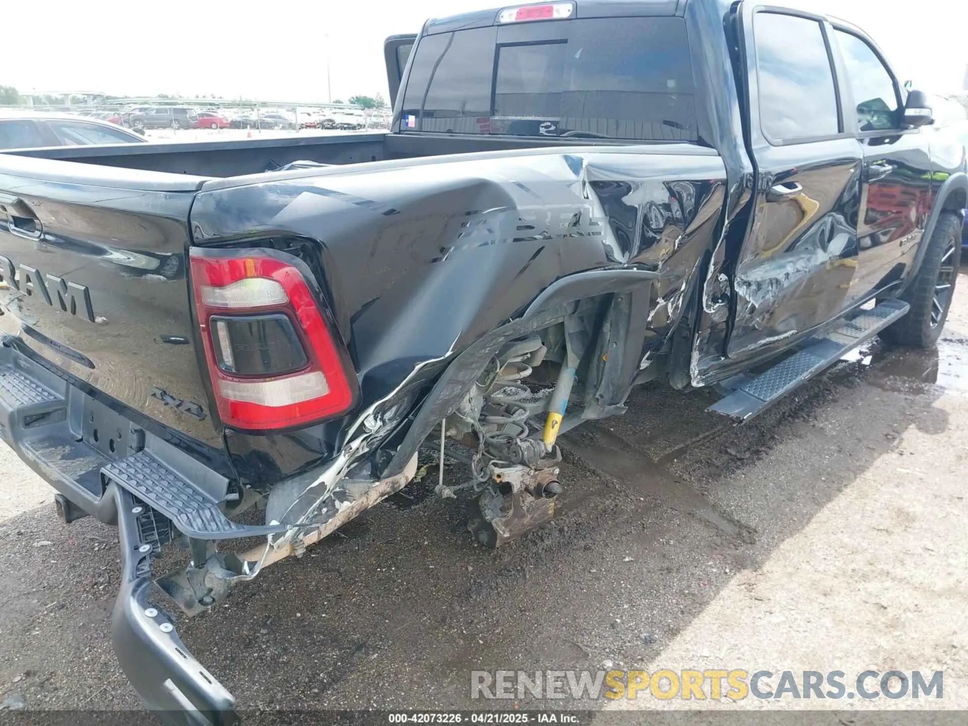 6 Photograph of a damaged car 1C6SRFLT7LN289562 RAM 1500 2020