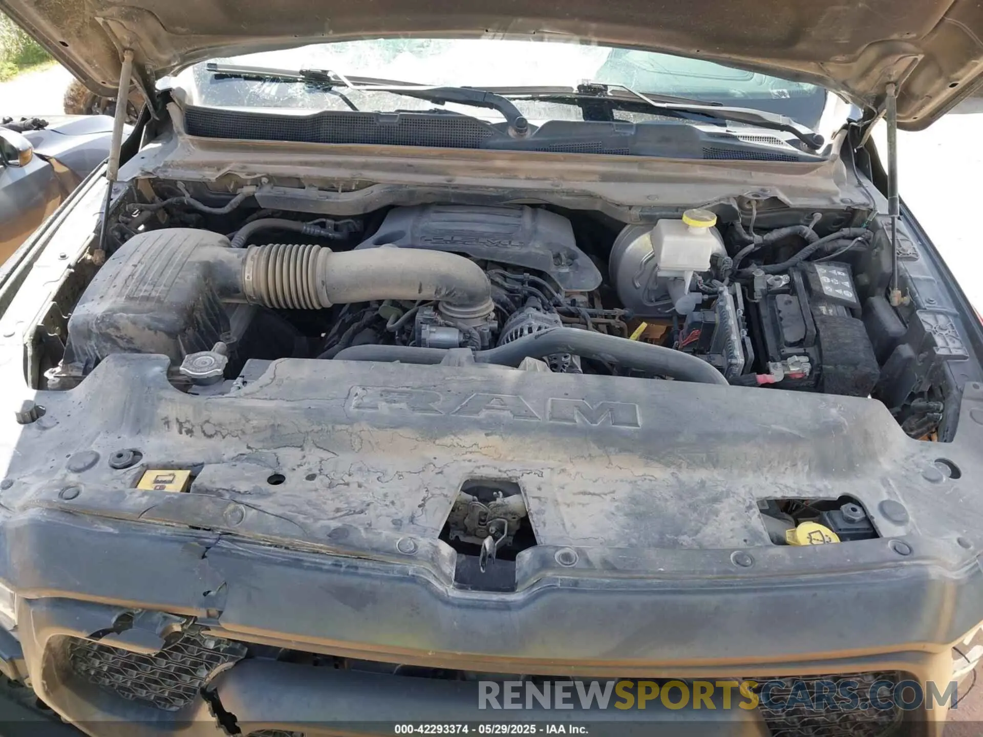 10 Photograph of a damaged car 1C6SRFLT8LN377312 RAM 1500 2020