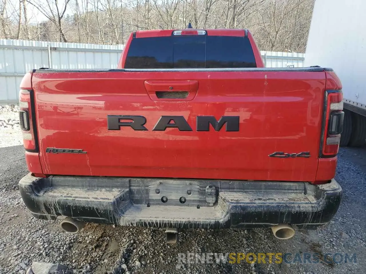 6 Photograph of a damaged car 1C6SRFLT8LN422071 RAM 1500 2020