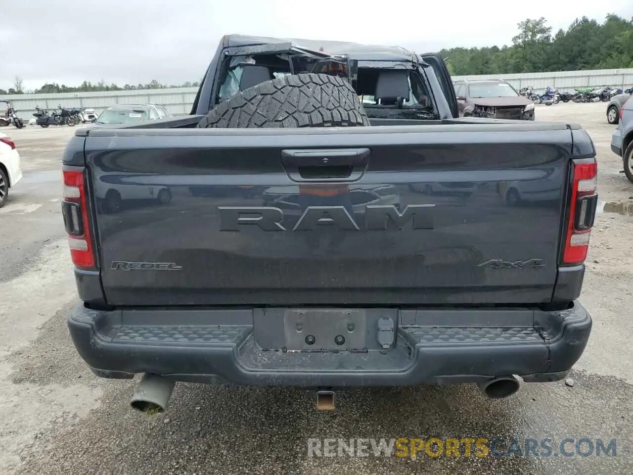 6 Photograph of a damaged car 1C6SRFLT9LN243523 RAM 1500 2020
