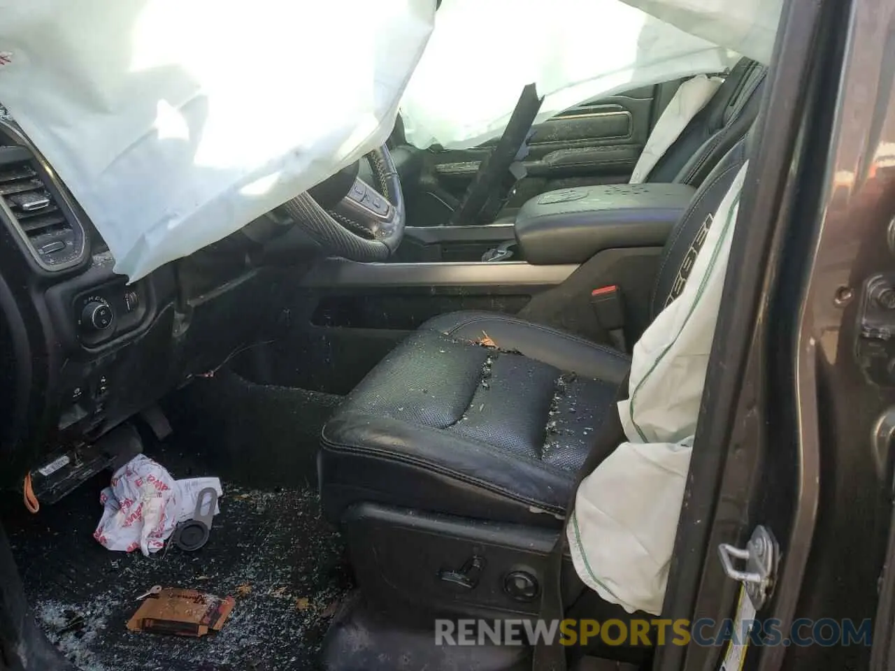 7 Photograph of a damaged car 1C6SRFLTXLN143365 RAM 1500 2020