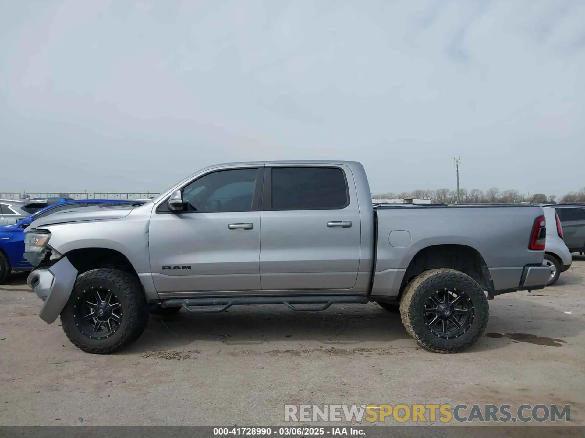 15 Photograph of a damaged car 1C6SRFLTXLN174812 RAM 1500 2020