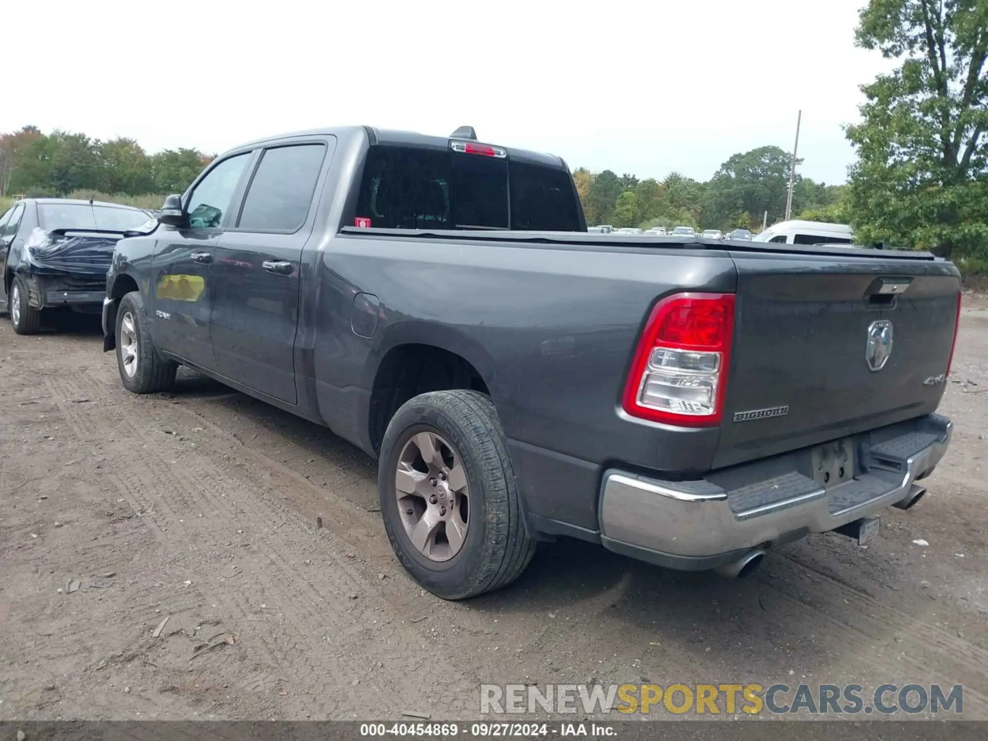 3 Photograph of a damaged car 1C6SRFMT3LN143125 RAM 1500 2020