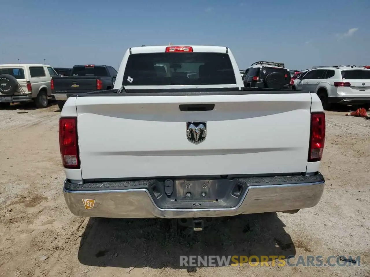 6 Photograph of a damaged car 1C6RR6FT4MS500570 RAM 1500 2021