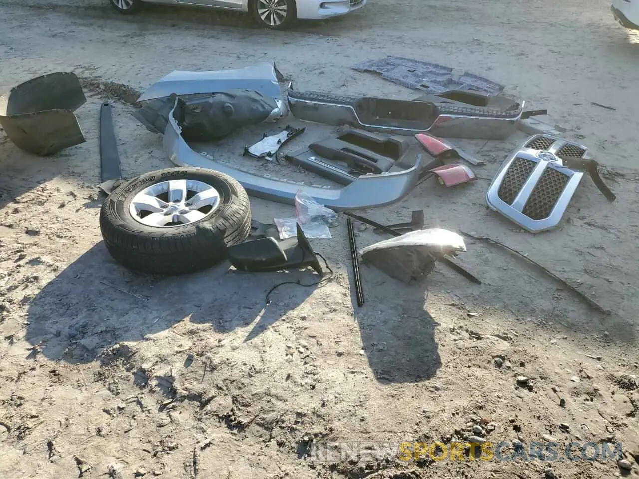 12 Photograph of a damaged car 1C6RR6LGXMS531748 RAM 1500 2021