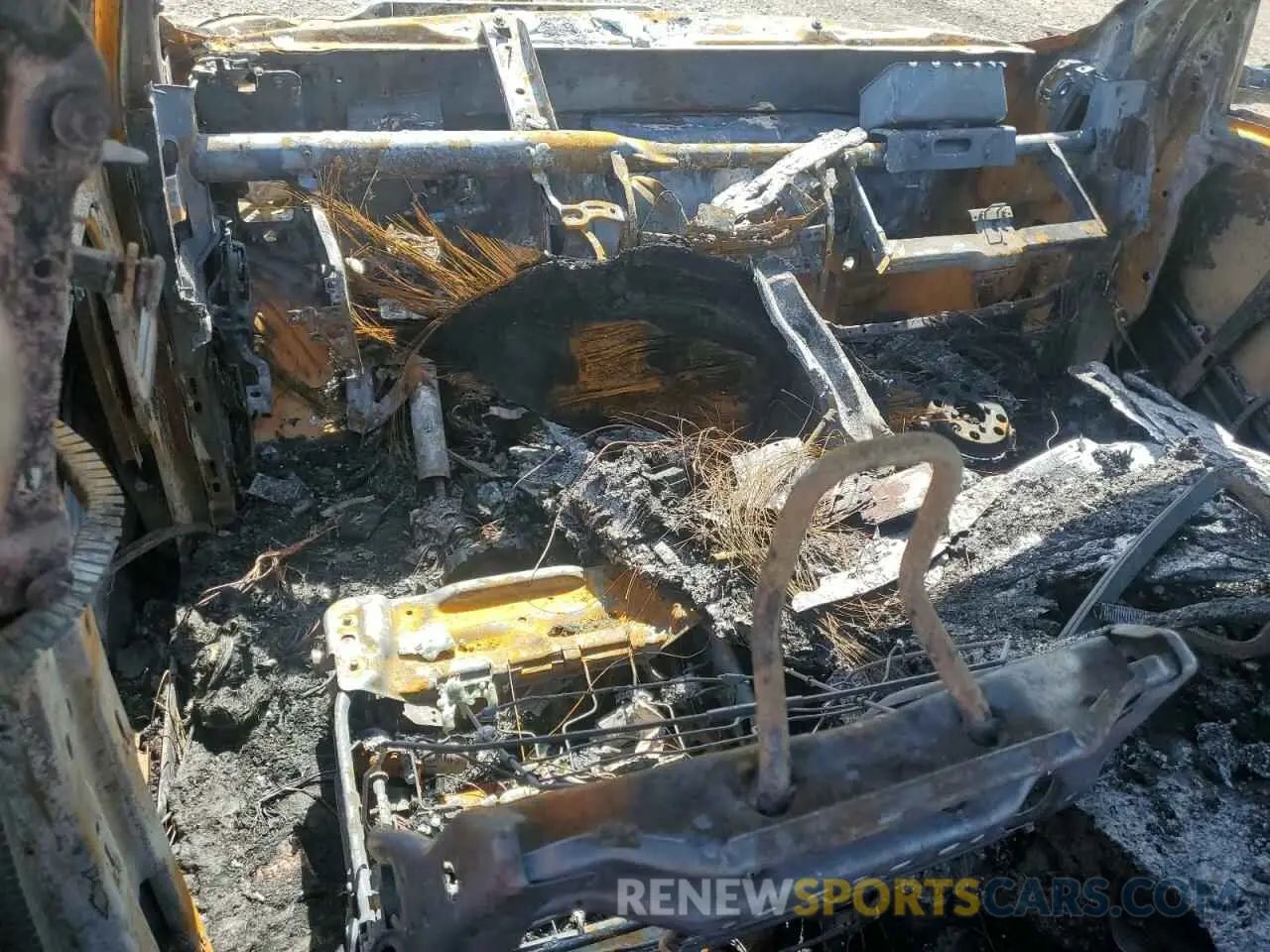 8 Photograph of a damaged car 1C6RR7GT4MS582112 RAM 1500 2021
