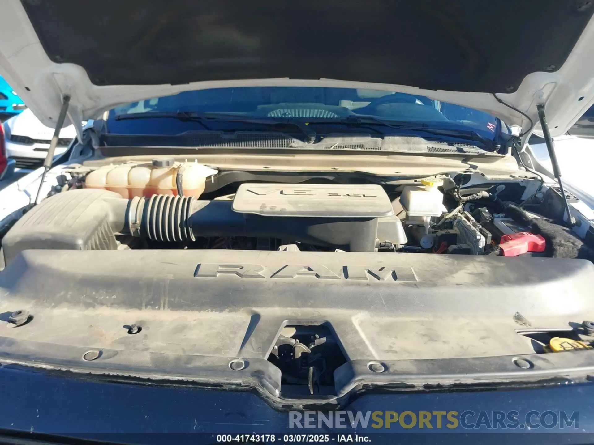 10 Photograph of a damaged car 1C6RREBG3MN712541 RAM 1500 2021