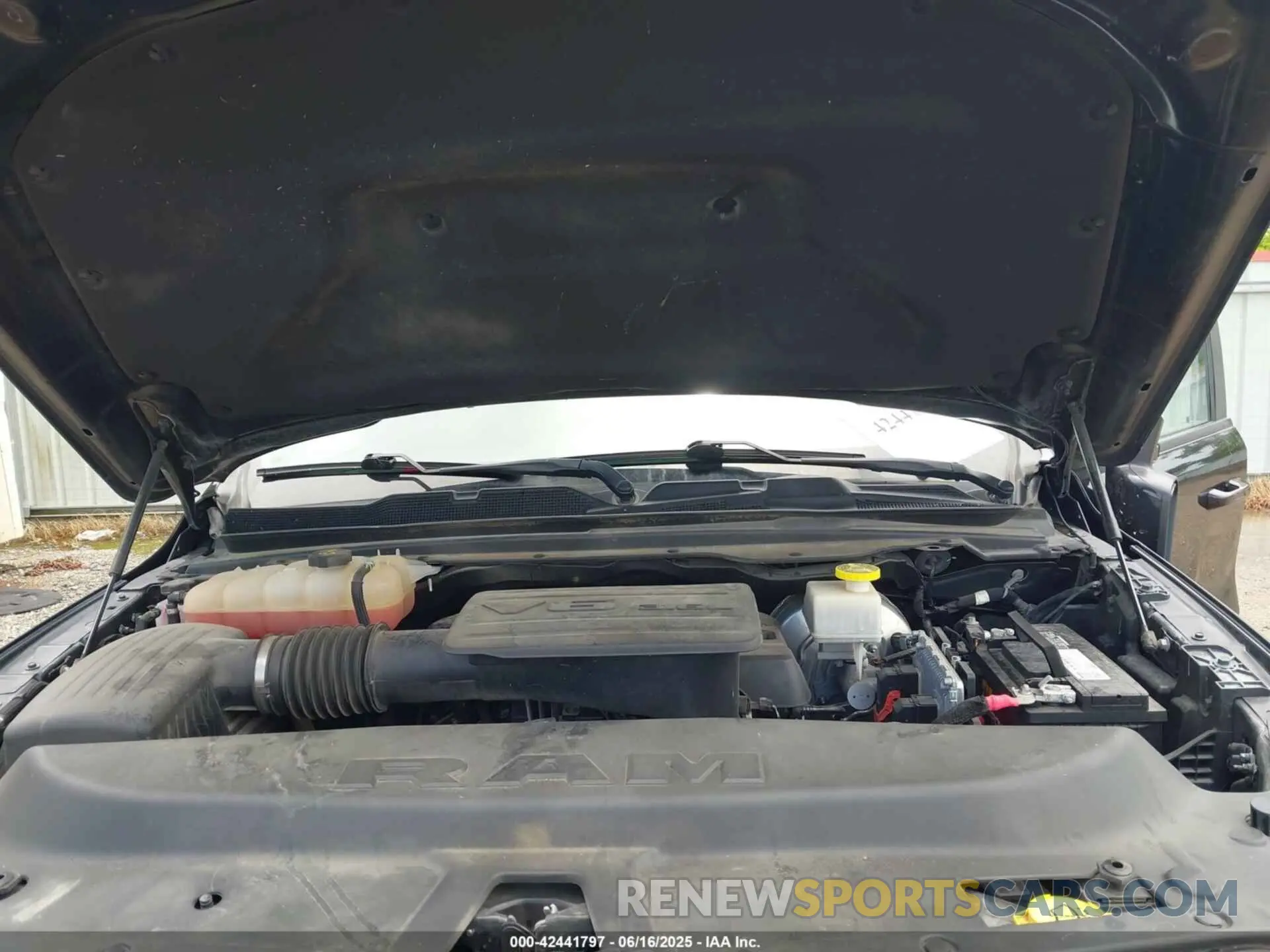 10 Photograph of a damaged car 1C6RREBG5MN820885 RAM 1500 2021