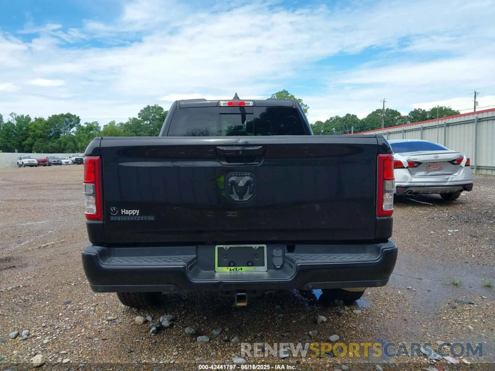 16 Photograph of a damaged car 1C6RREBG5MN820885 RAM 1500 2021