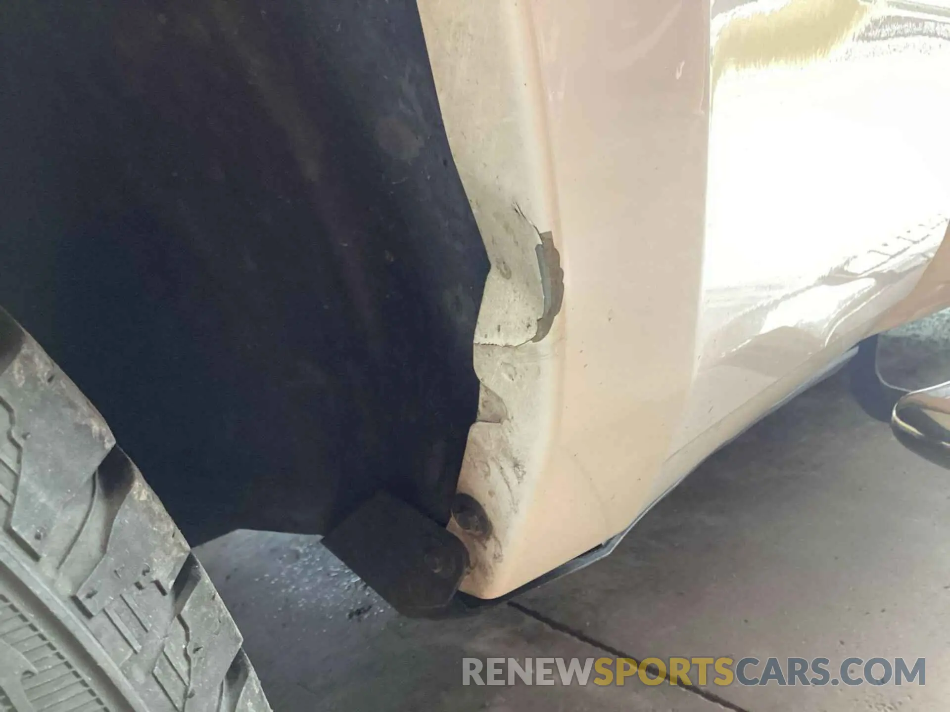 29 Photograph of a damaged car 1C6RREBT0MN533287 RAM 1500 2021