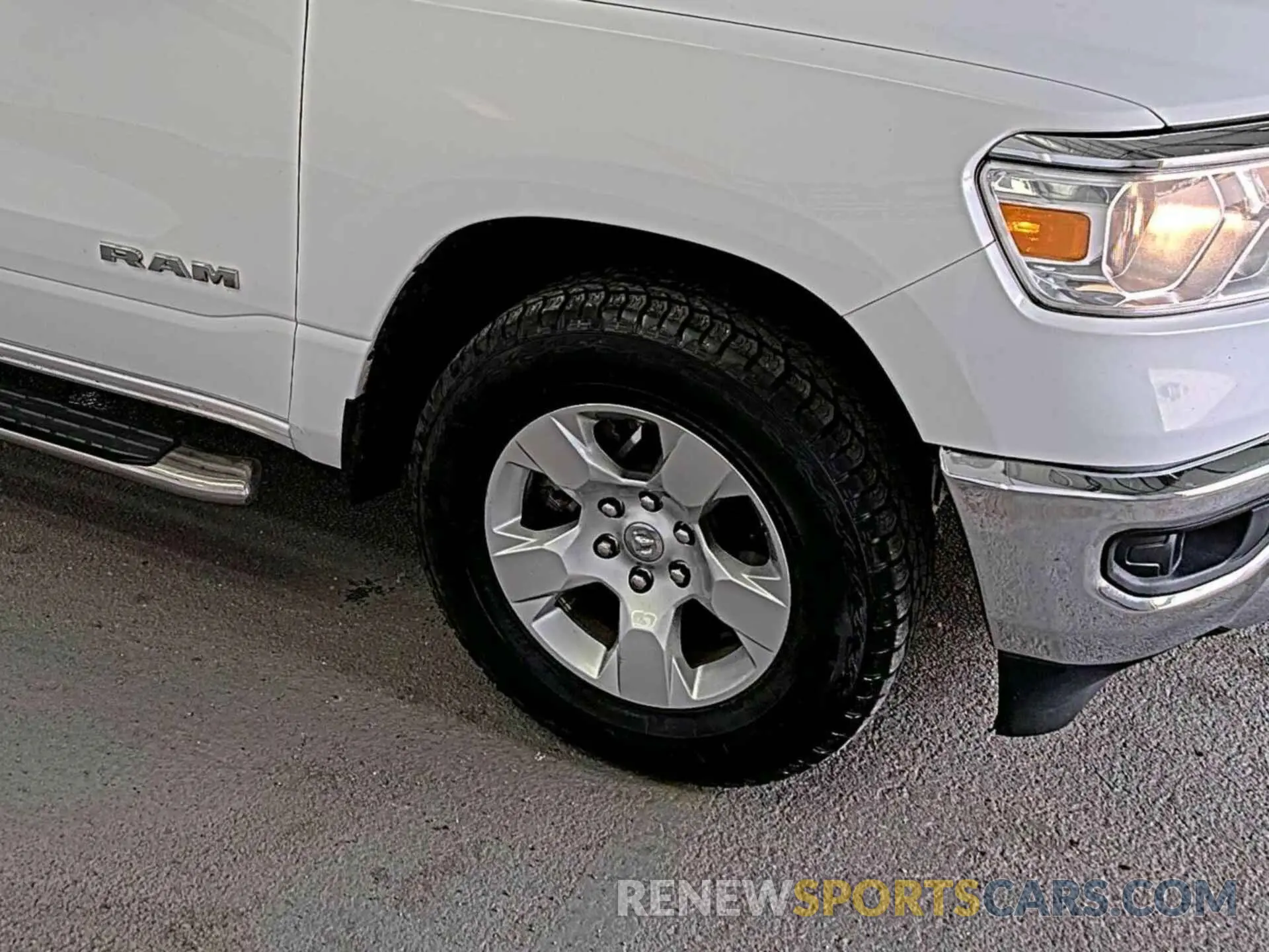 4 Photograph of a damaged car 1C6RREBT0MN533287 RAM 1500 2021
