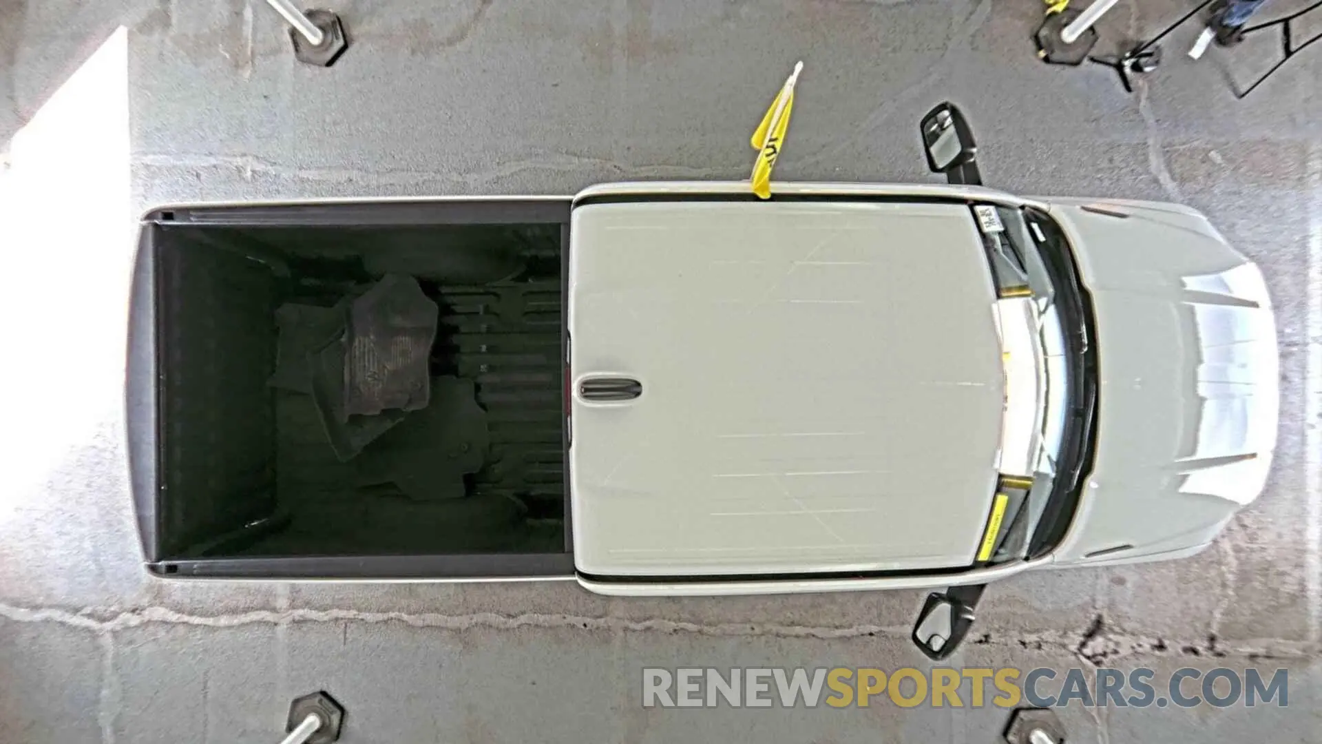 5 Photograph of a damaged car 1C6RREBT0MN533287 RAM 1500 2021