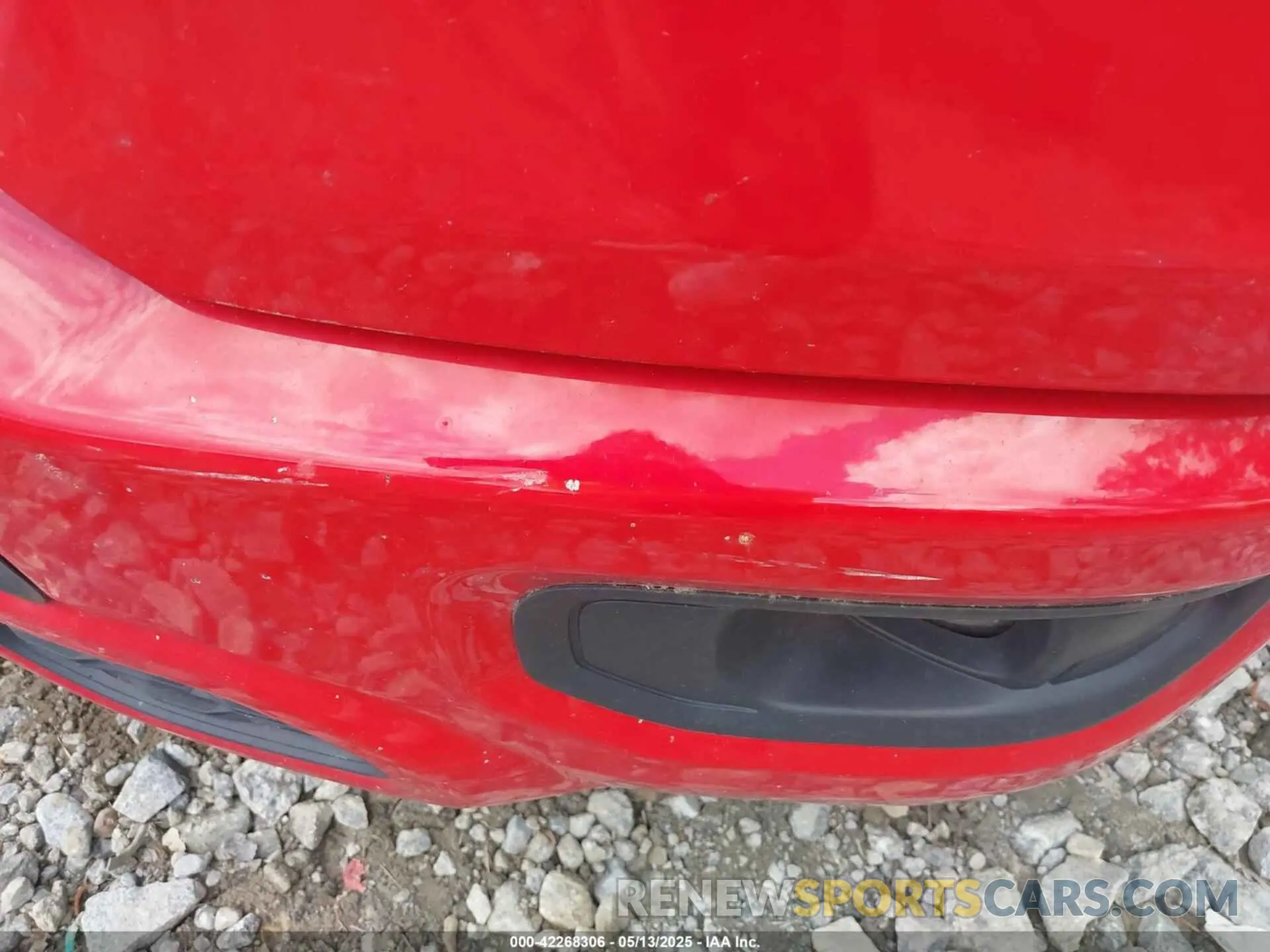 18 Photograph of a damaged car 1C6RREBT0MN828129 RAM 1500 2021