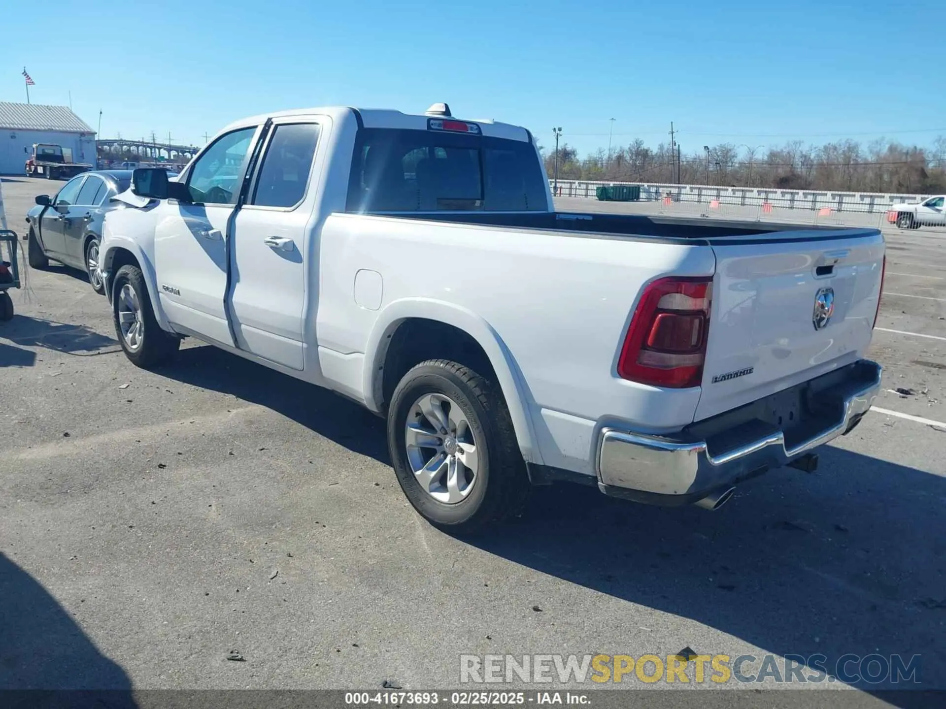 3 Photograph of a damaged car 1C6RREDT8MN708298 RAM 1500 2021