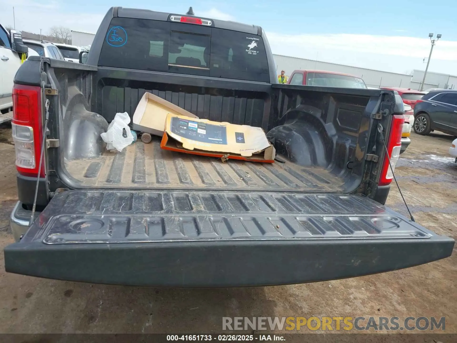 16 Photograph of a damaged car 1C6RREFG5MN802090 RAM 1500 2021