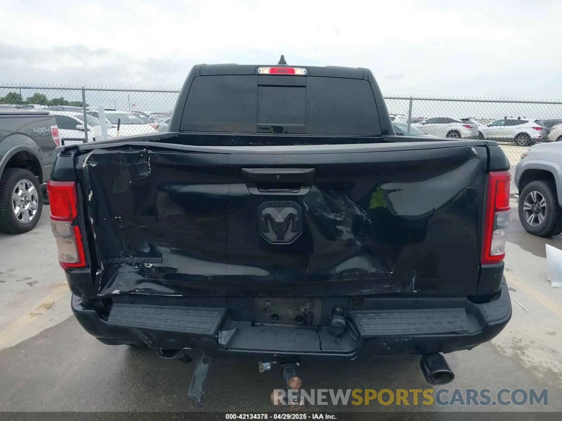 16 Photograph of a damaged car 1C6RREFM3MN835868 RAM 1500 2021