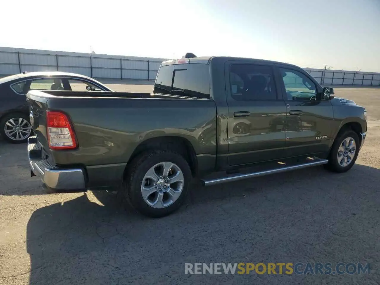 3 Photograph of a damaged car 1C6RREFM8MN630286 RAM 1500 2021