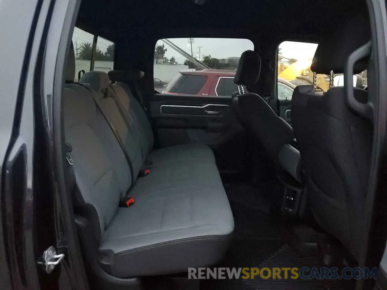 10 Photograph of a damaged car 1C6RREFM9MN712074 RAM 1500 2021