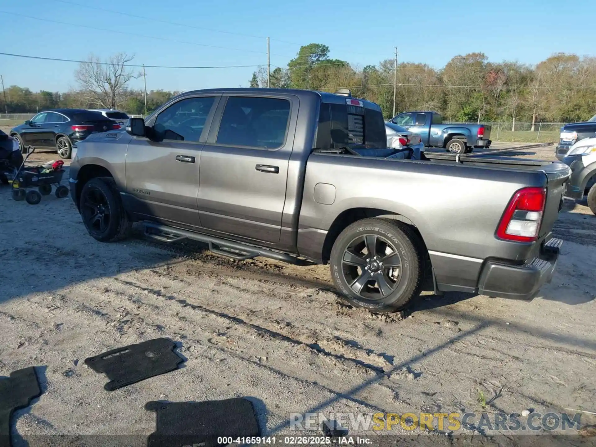 3 Photograph of a damaged car 1C6RREFT0MN629169 RAM 1500 2021