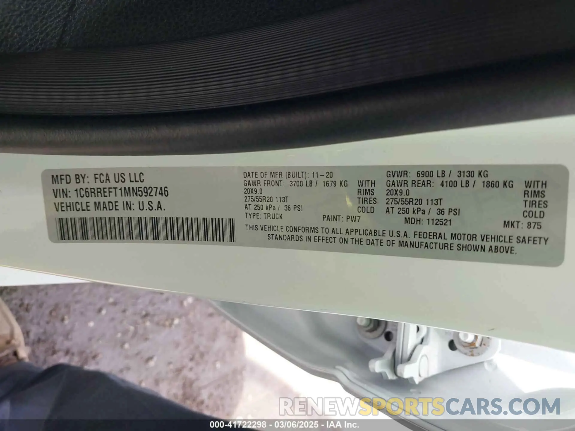 9 Photograph of a damaged car 1C6RREFT1MN592746 RAM 1500 2021