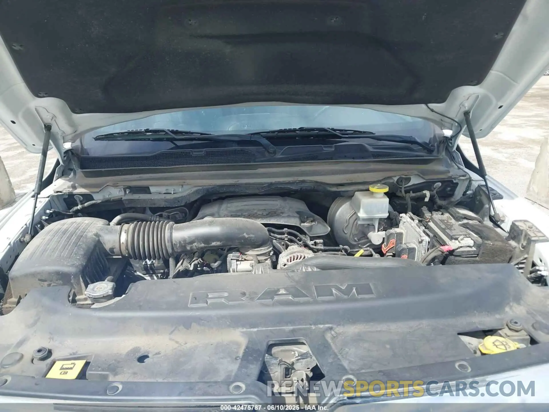 10 Photograph of a damaged car 1C6RREFT2MN502648 RAM 1500 2021
