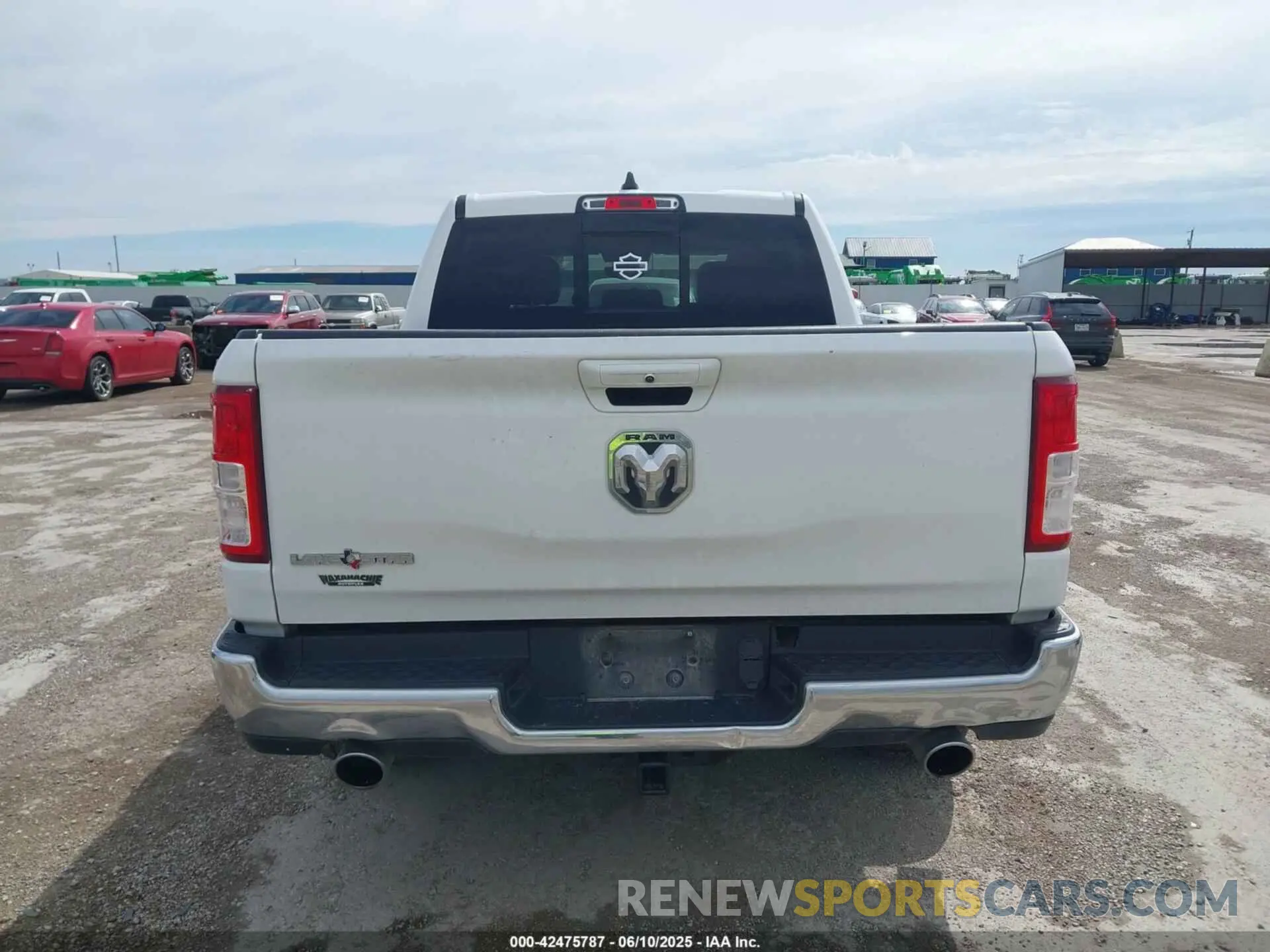 16 Photograph of a damaged car 1C6RREFT2MN502648 RAM 1500 2021