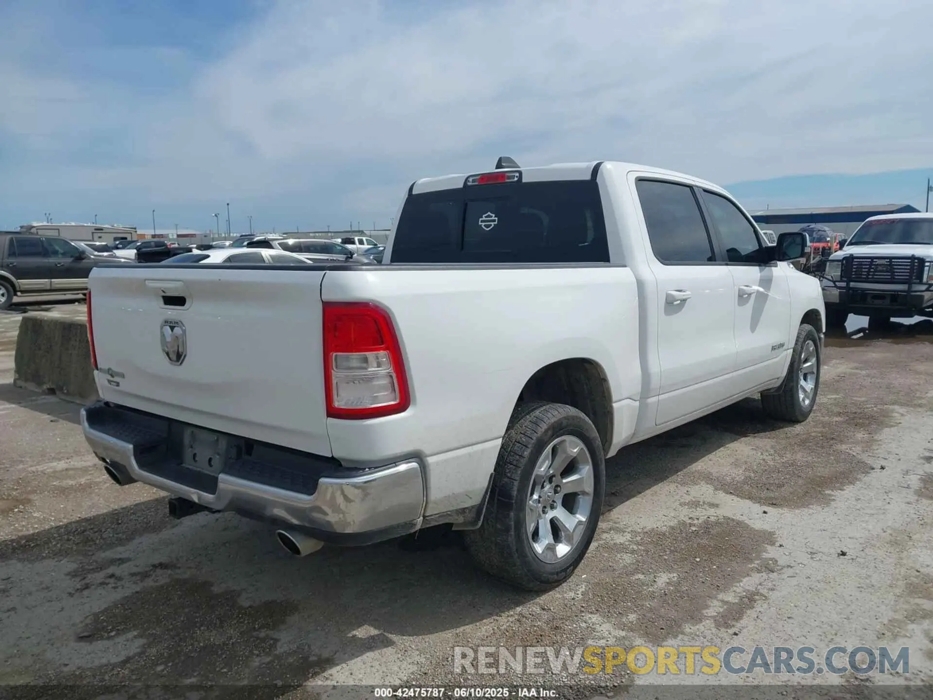 4 Photograph of a damaged car 1C6RREFT2MN502648 RAM 1500 2021