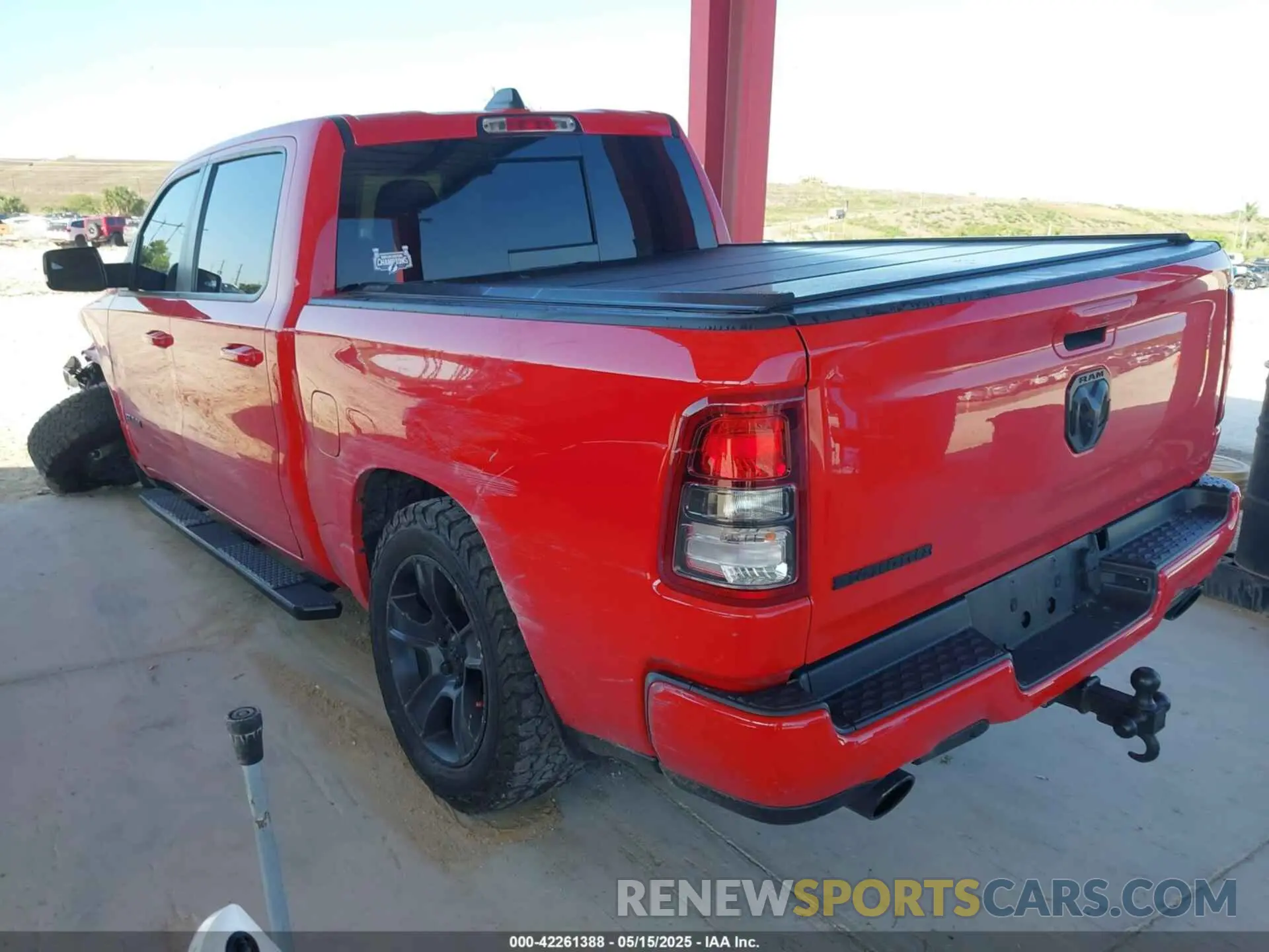 3 Photograph of a damaged car 1C6RREFT2MN574093 RAM 1500 2021