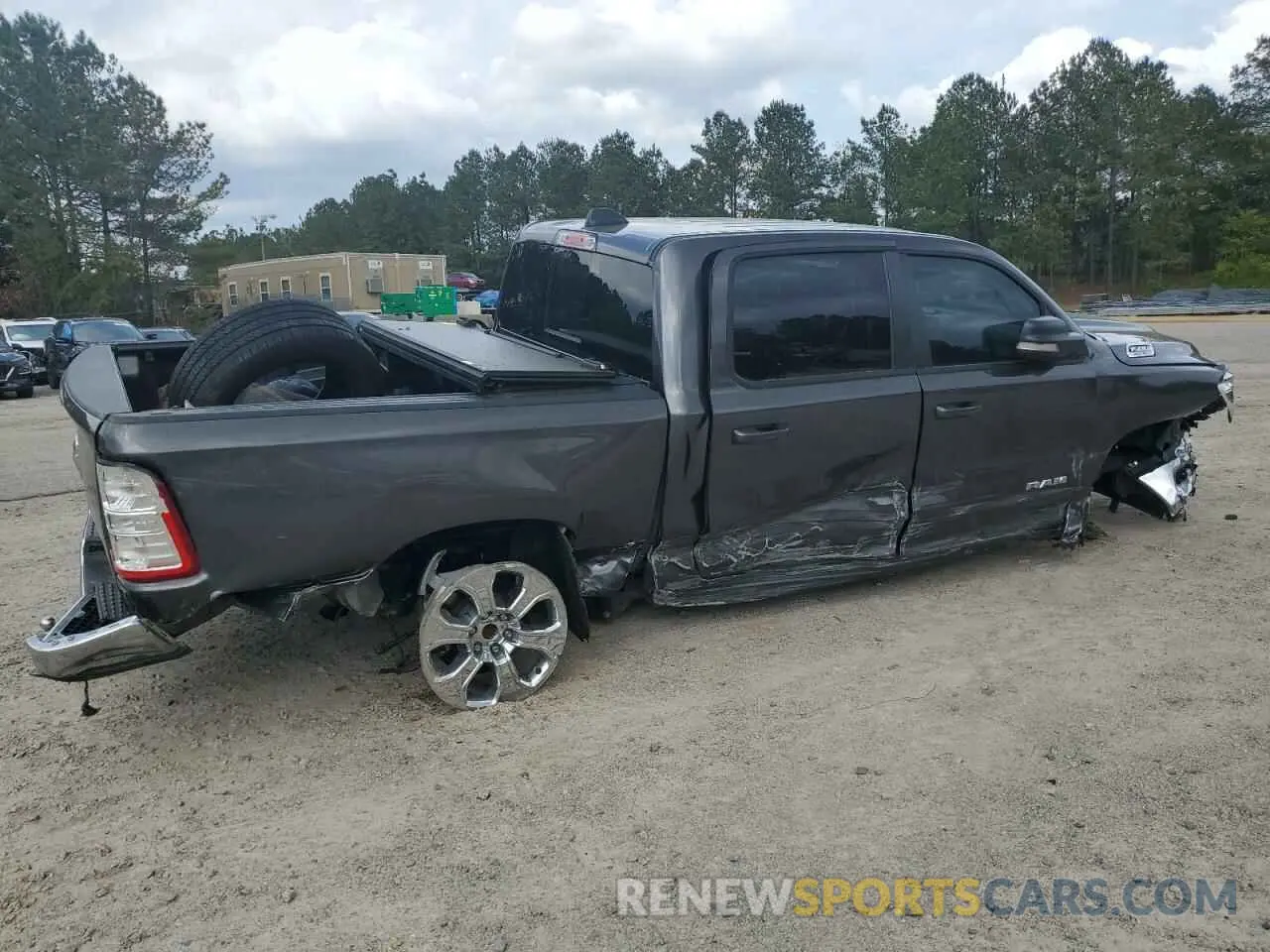 3 Photograph of a damaged car 1C6RREFT4MN543833 RAM 1500 2021
