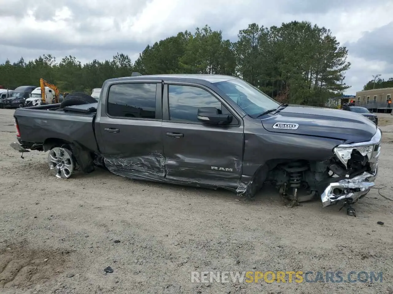 4 Photograph of a damaged car 1C6RREFT4MN543833 RAM 1500 2021