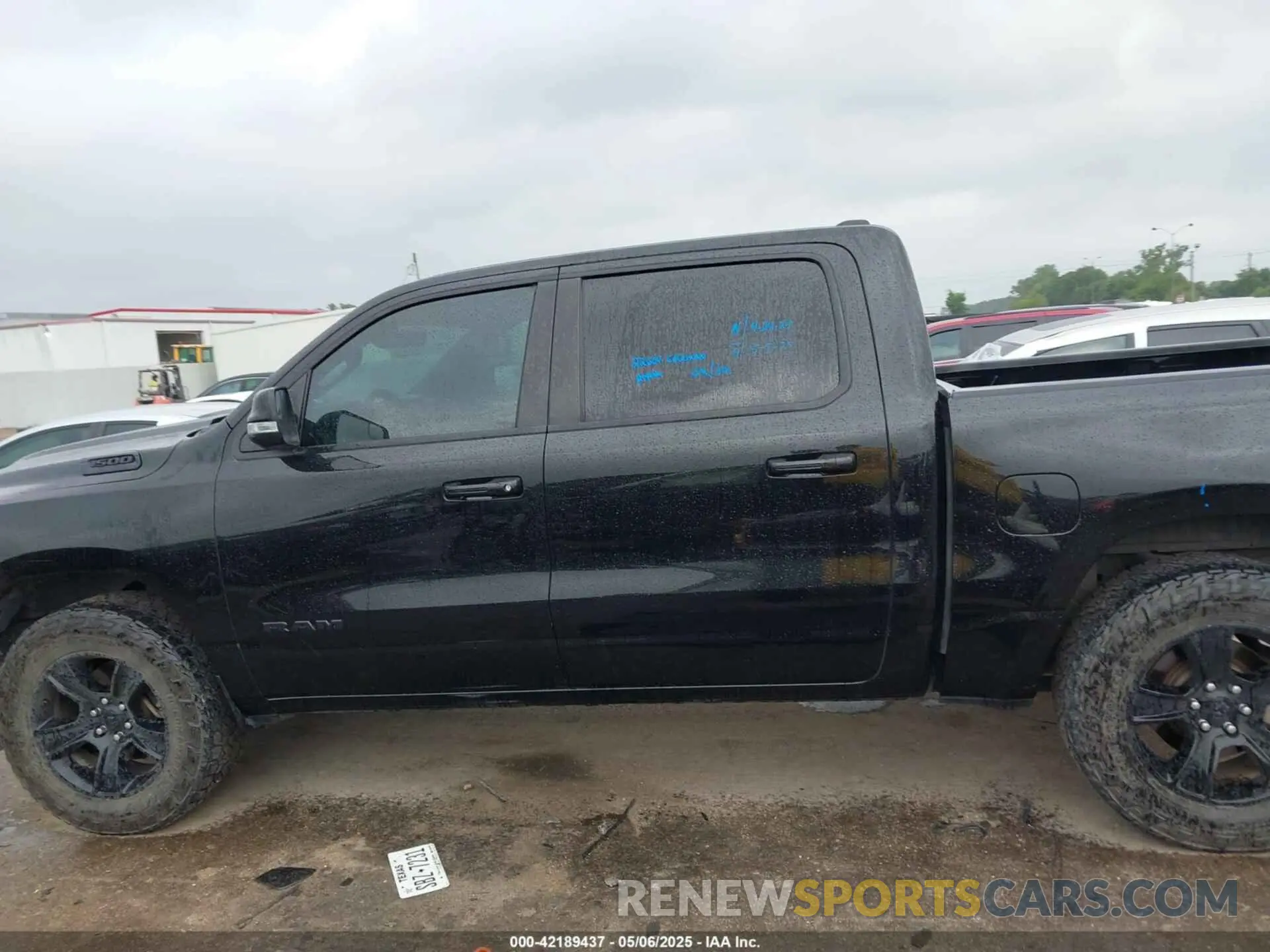 15 Photograph of a damaged car 1C6RREFT6MN709754 RAM 1500 2021
