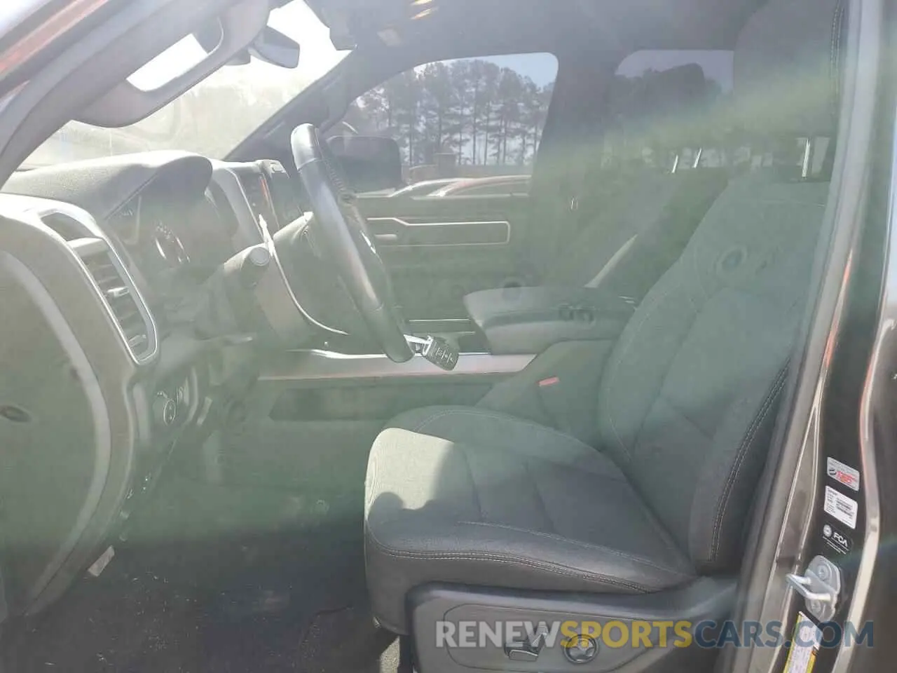 7 Photograph of a damaged car 1C6RREFT7MN542997 RAM 1500 2021