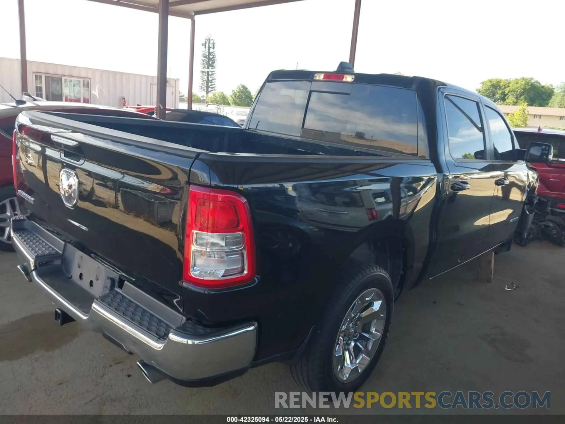 4 Photograph of a damaged car 1C6RREFTXMN501179 RAM 1500 2021