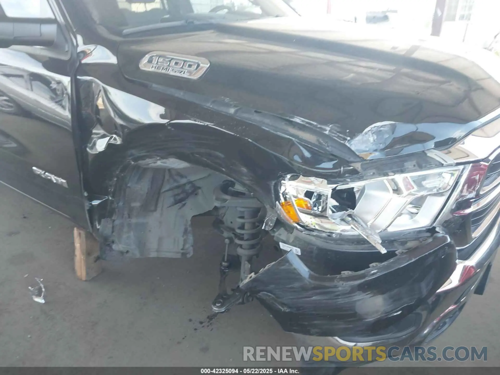 6 Photograph of a damaged car 1C6RREFTXMN501179 RAM 1500 2021