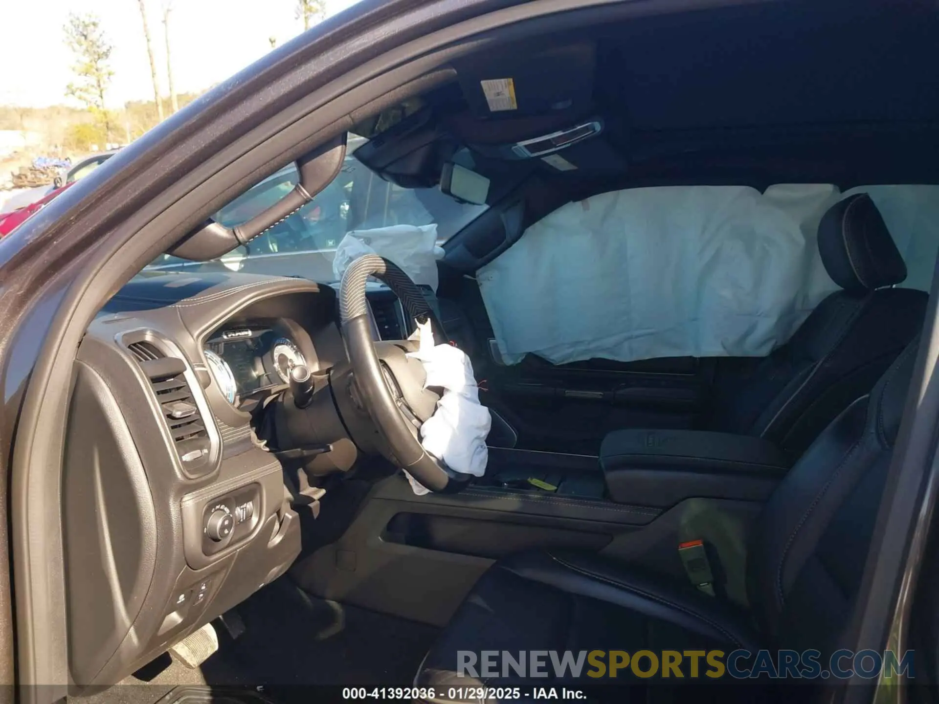 5 Photograph of a damaged car 1C6RREHT5MN746727 RAM 1500 2021