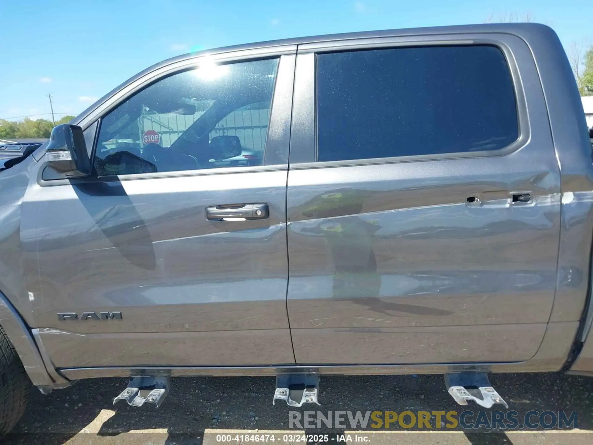 15 Photograph of a damaged car 1C6RREJT0MN502073 RAM 1500 2021