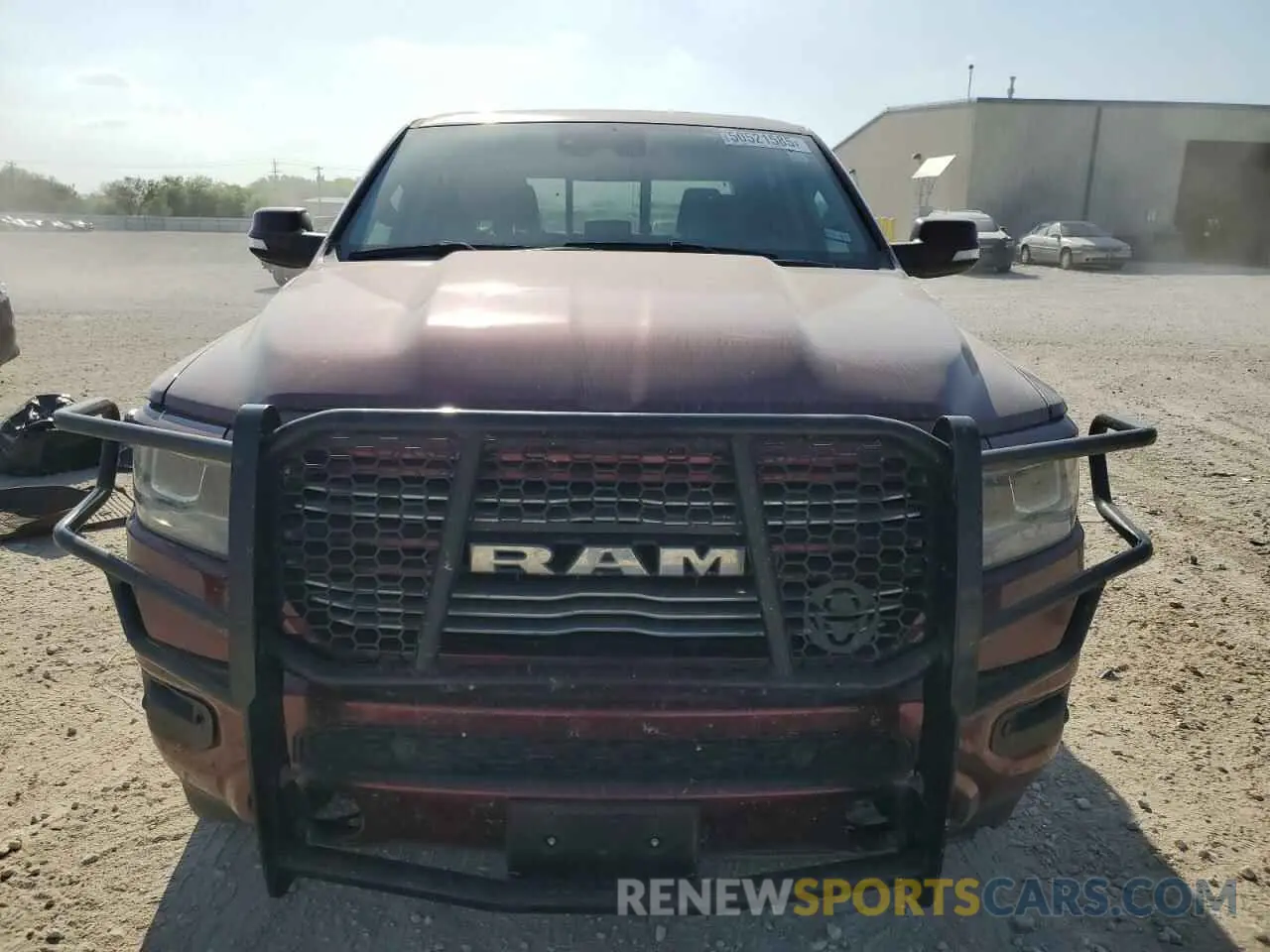 5 Photograph of a damaged car 1C6RREJT0MN660364 RAM 1500 2021