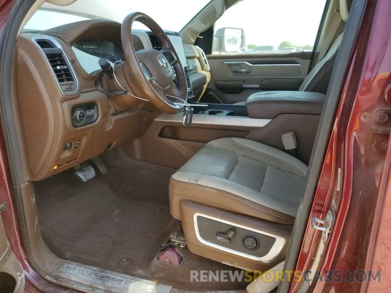 7 Photograph of a damaged car 1C6RREJT0MN660364 RAM 1500 2021