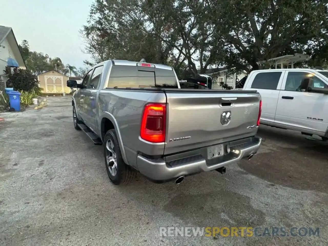 14 Photograph of a damaged car 1C6RREJT0MN712883 RAM 1500 2021