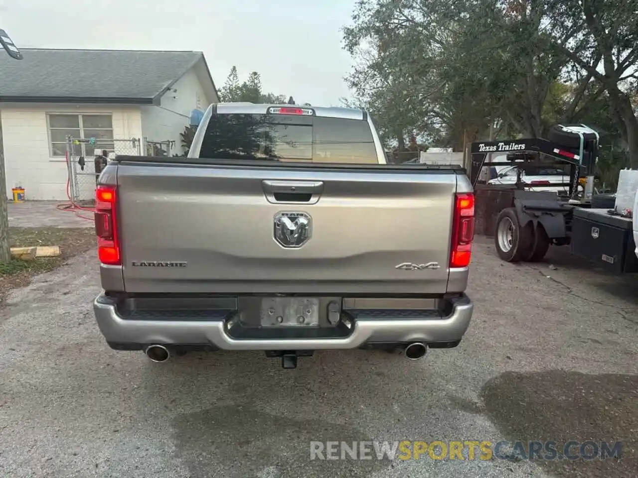 15 Photograph of a damaged car 1C6RREJT0MN712883 RAM 1500 2021