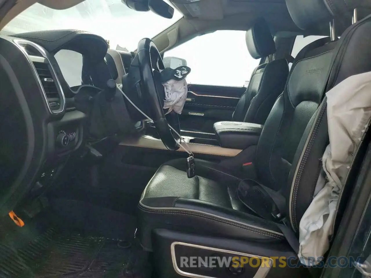 7 Photograph of a damaged car 1C6RREJT1MN625056 RAM 1500 2021