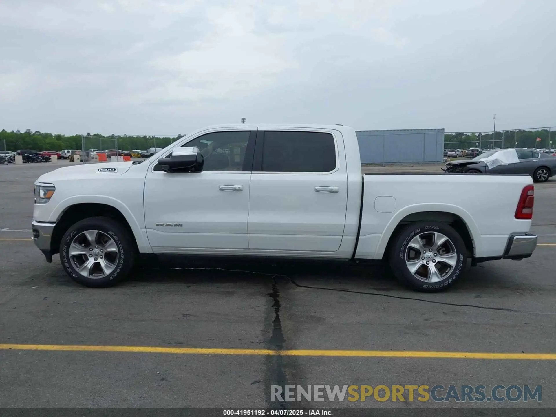 14 Photograph of a damaged car 1C6RREJT1MN709653 RAM 1500 2021