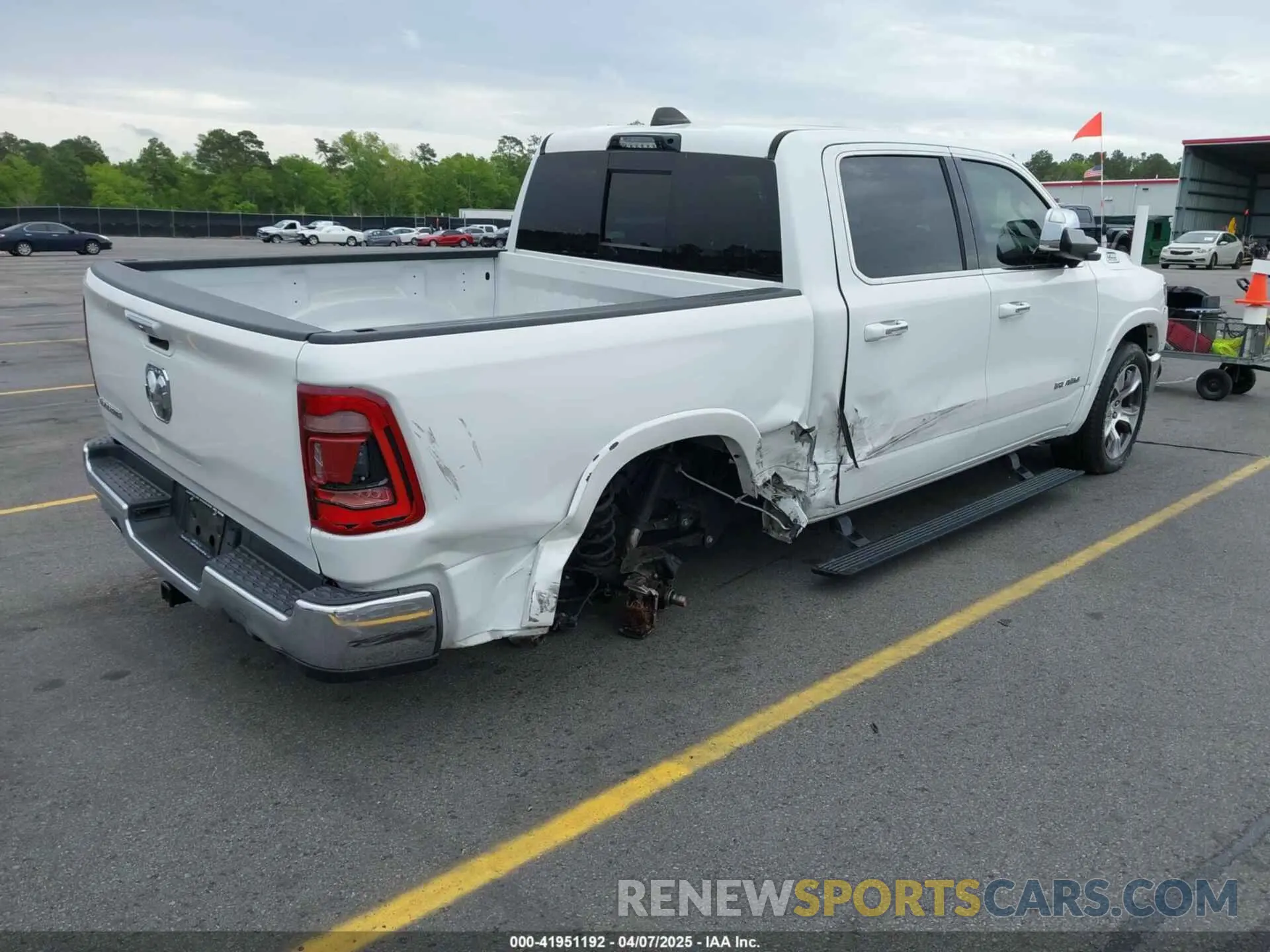 4 Photograph of a damaged car 1C6RREJT1MN709653 RAM 1500 2021