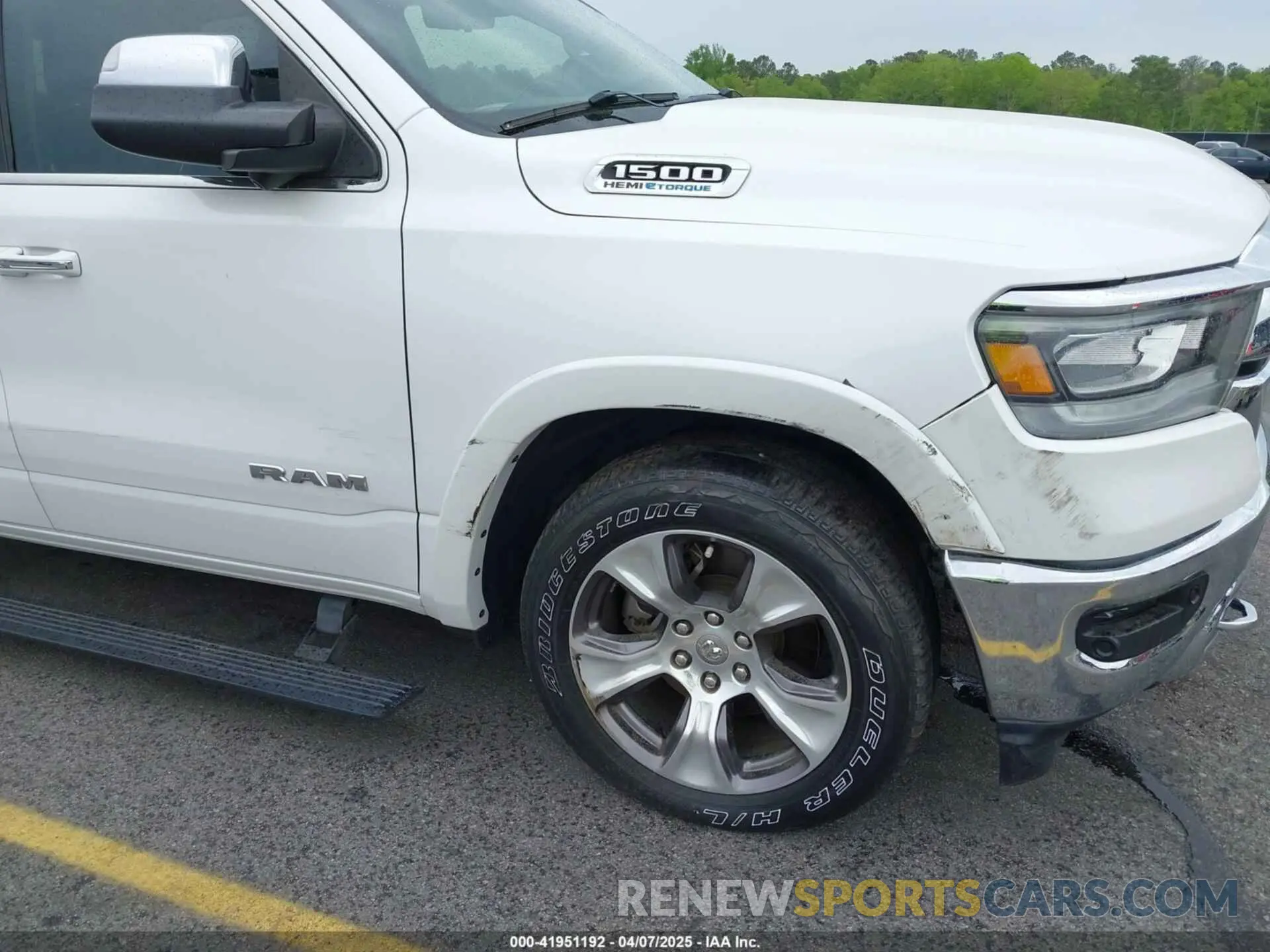 6 Photograph of a damaged car 1C6RREJT1MN709653 RAM 1500 2021