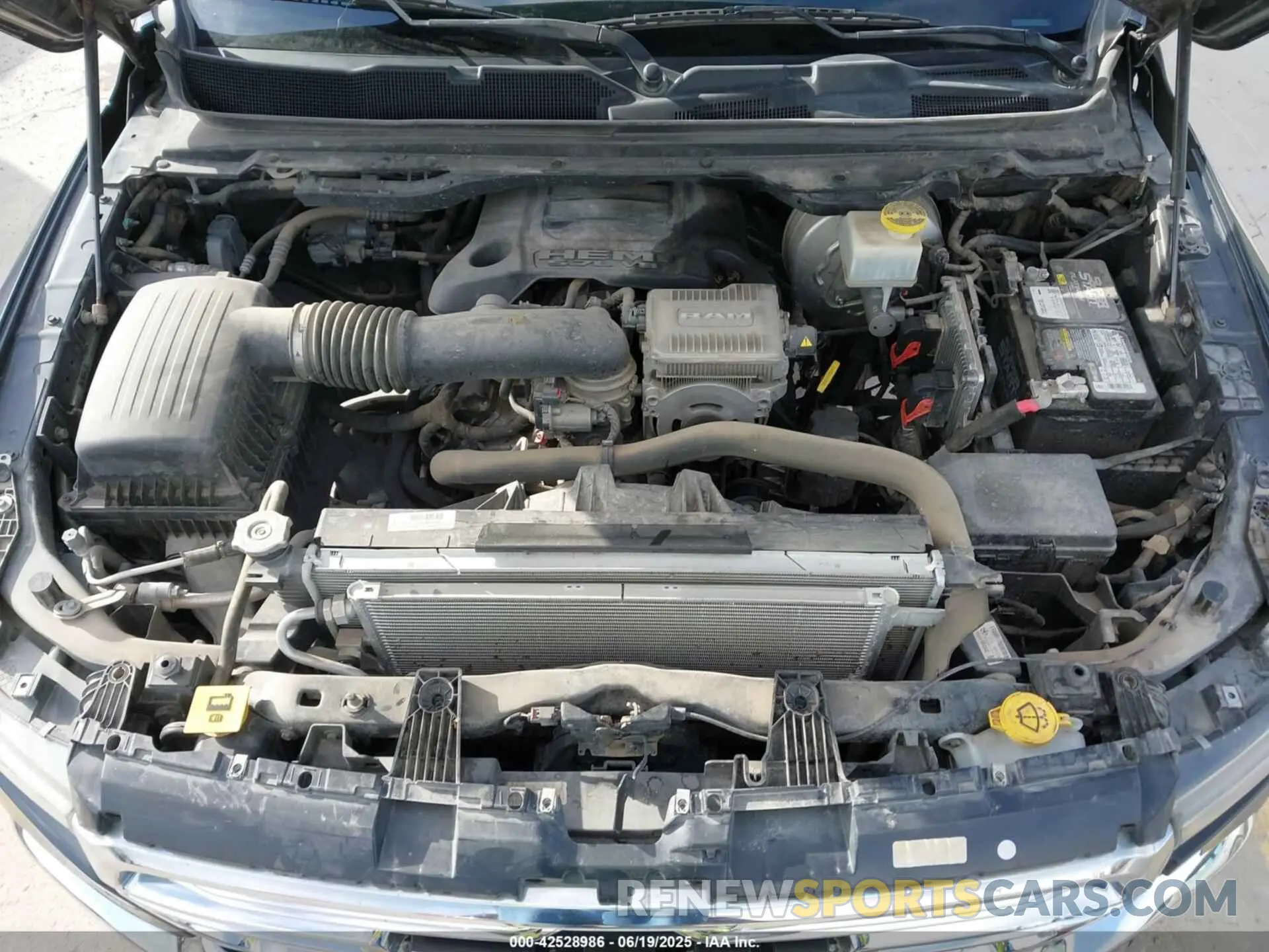 10 Photograph of a damaged car 1C6RREJT4MN821315 RAM 1500 2021