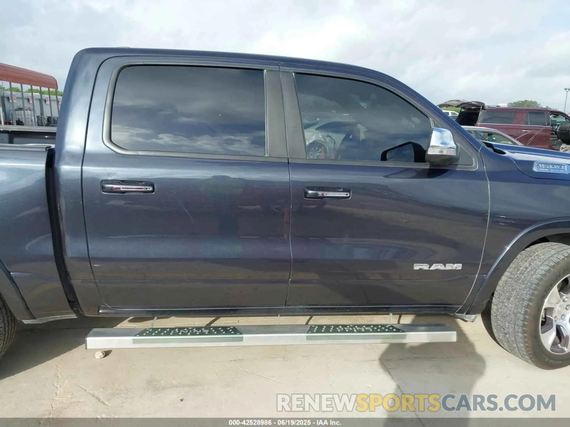 14 Photograph of a damaged car 1C6RREJT4MN821315 RAM 1500 2021