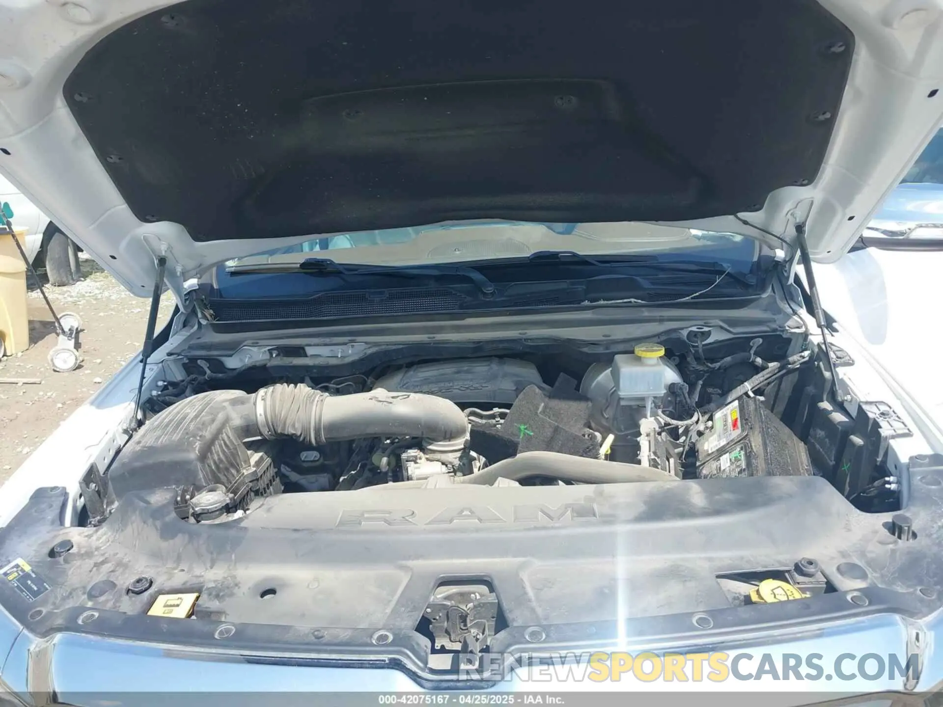 10 Photograph of a damaged car 1C6RREJT6MN628714 RAM 1500 2021