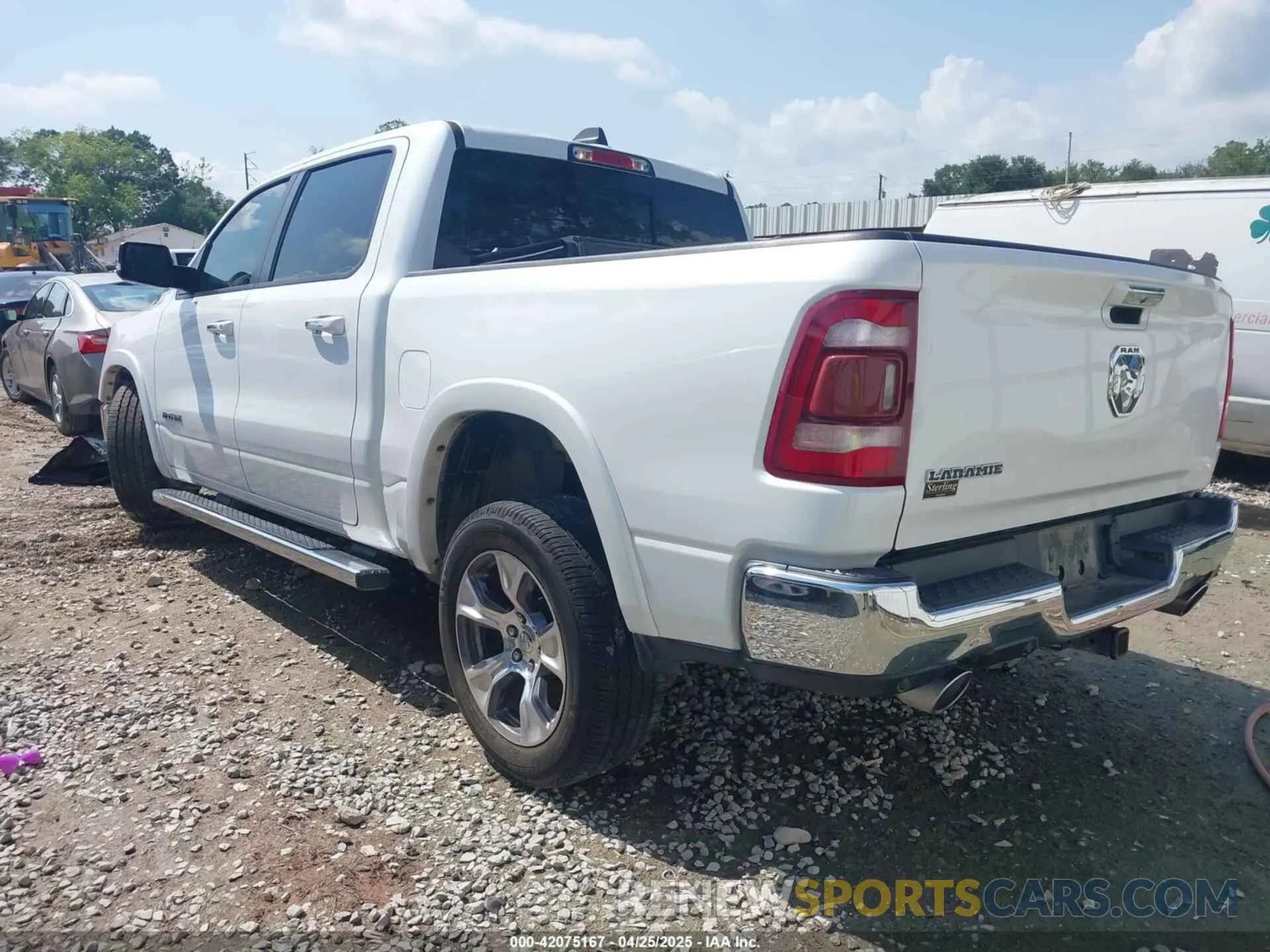 3 Photograph of a damaged car 1C6RREJT6MN628714 RAM 1500 2021
