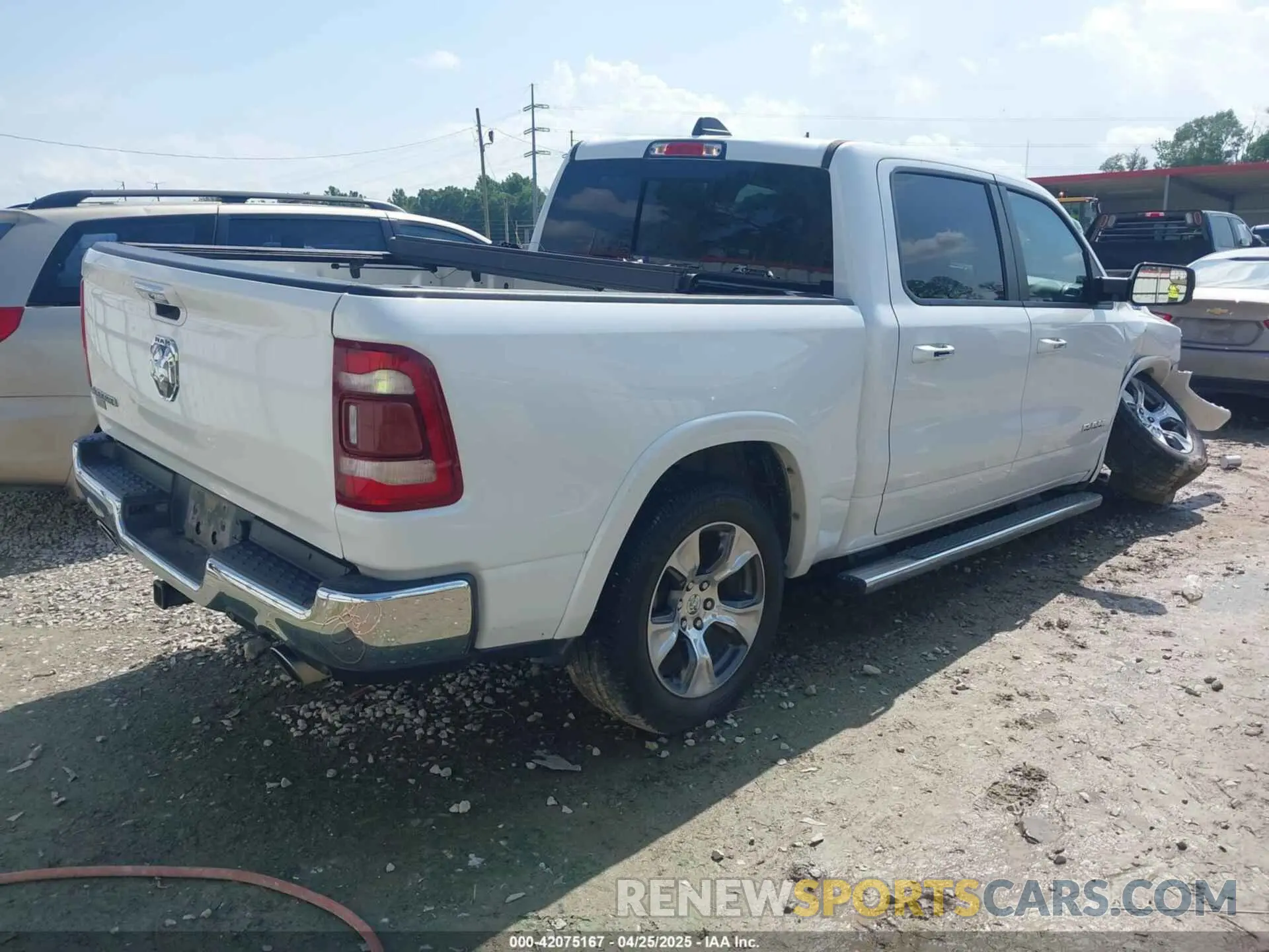 4 Photograph of a damaged car 1C6RREJT6MN628714 RAM 1500 2021